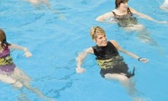 Is Water Aerobics As Good As Weight Lifting?